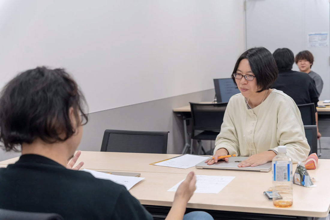 【ノンデザ受講生の1日】経験を重ねても学び続ける、ベテラングラフィックデザイナーの働き方