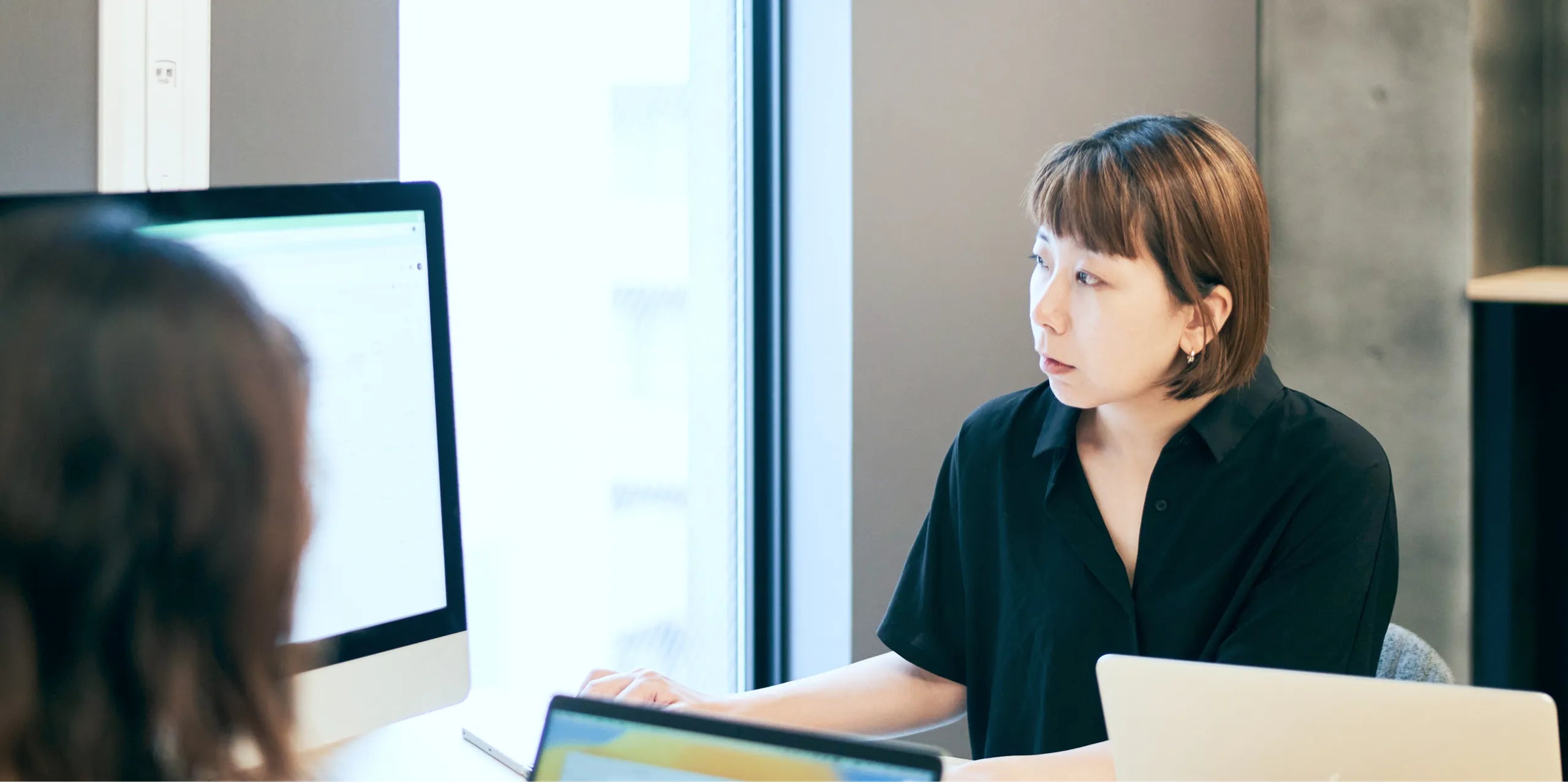 オンラインミーティングで提案している様子